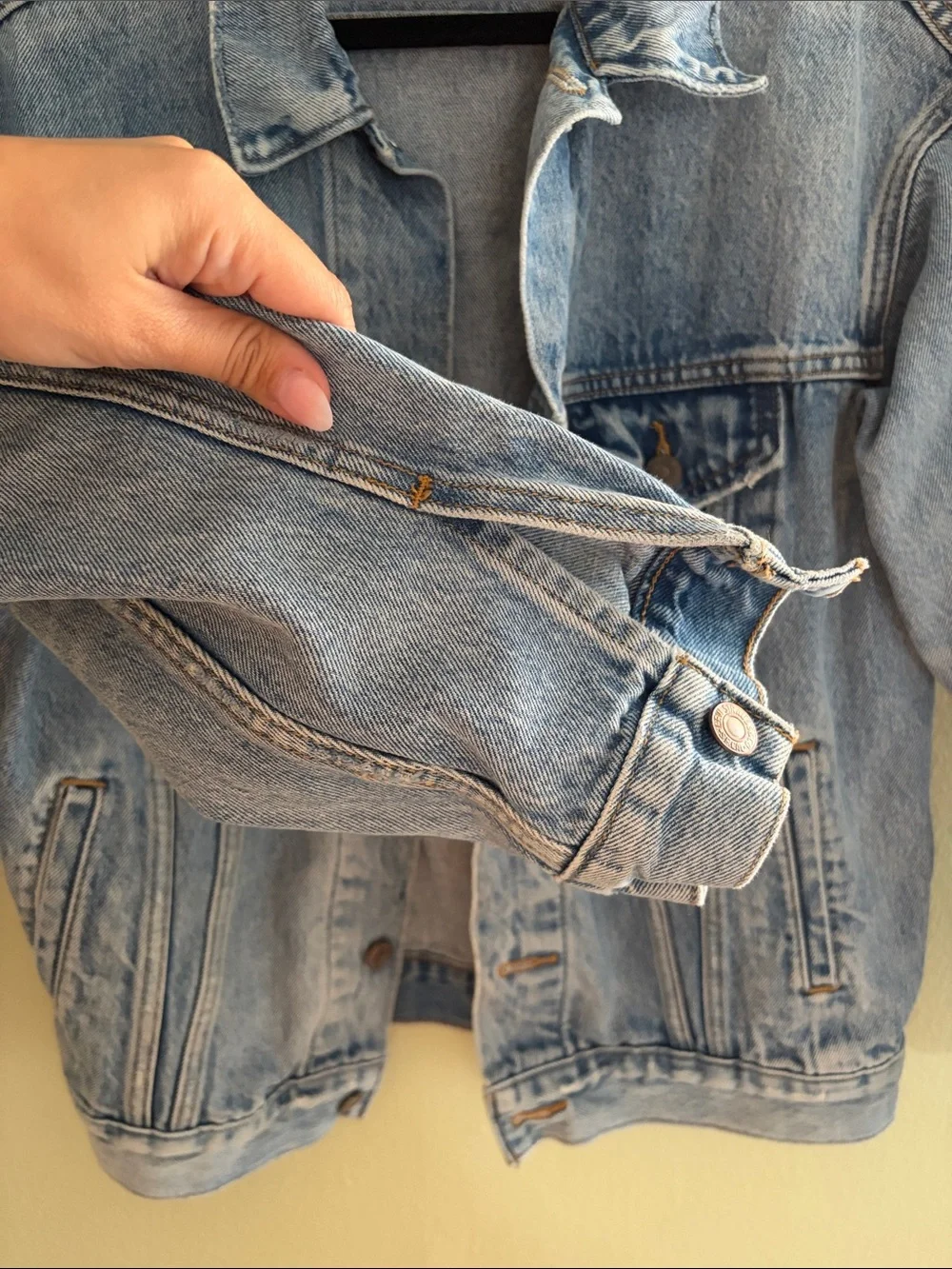 Levi’s Vintage Blue Denim Trucker Jacket - Classic Jean Jacket - Picture 8 of 15